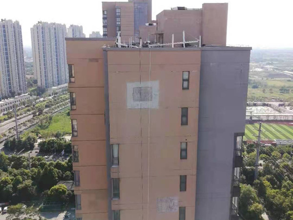 �f������